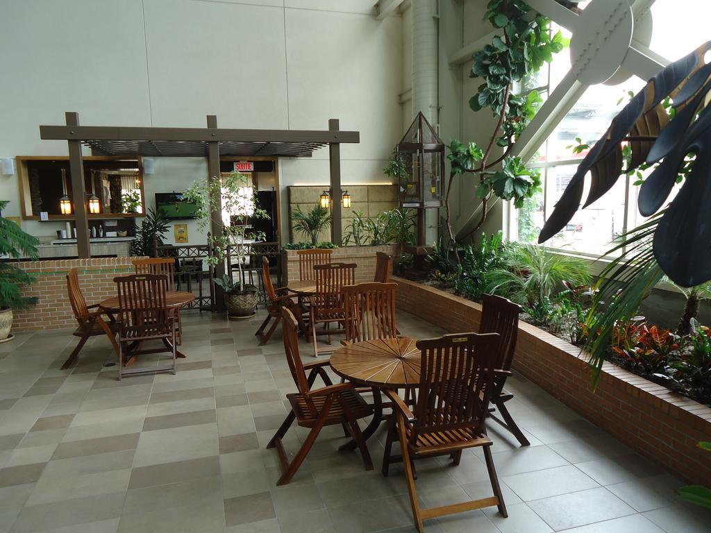 לוויס Hotel L'Oie Des Neiges מראה חיצוני תמונה