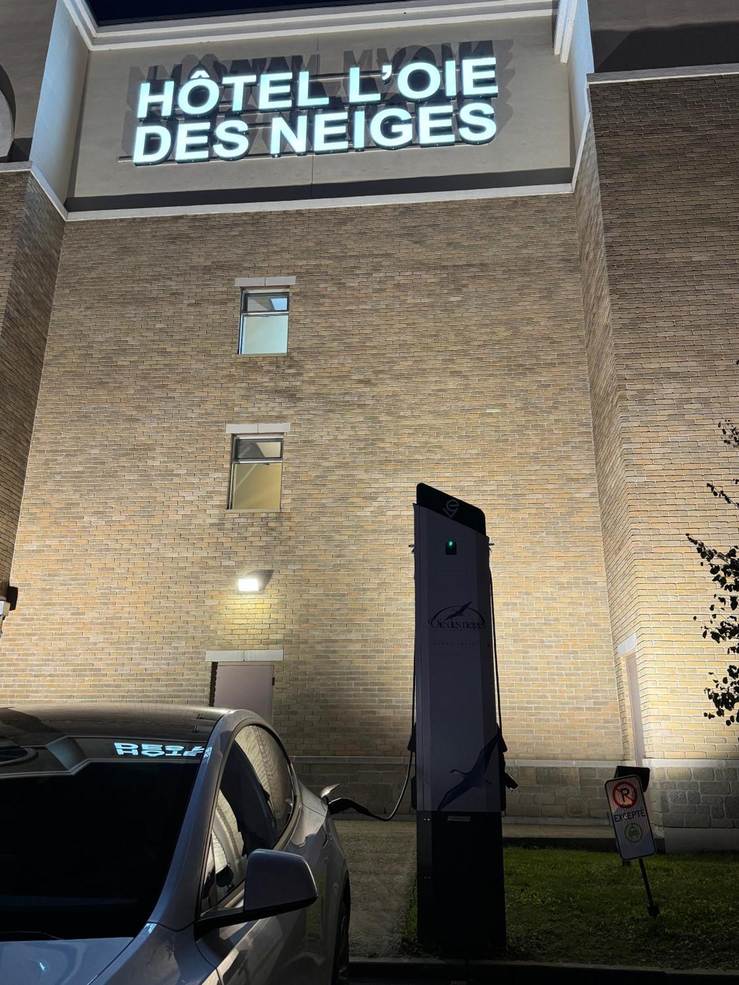 לוויס Hotel L'Oie Des Neiges מראה חיצוני תמונה