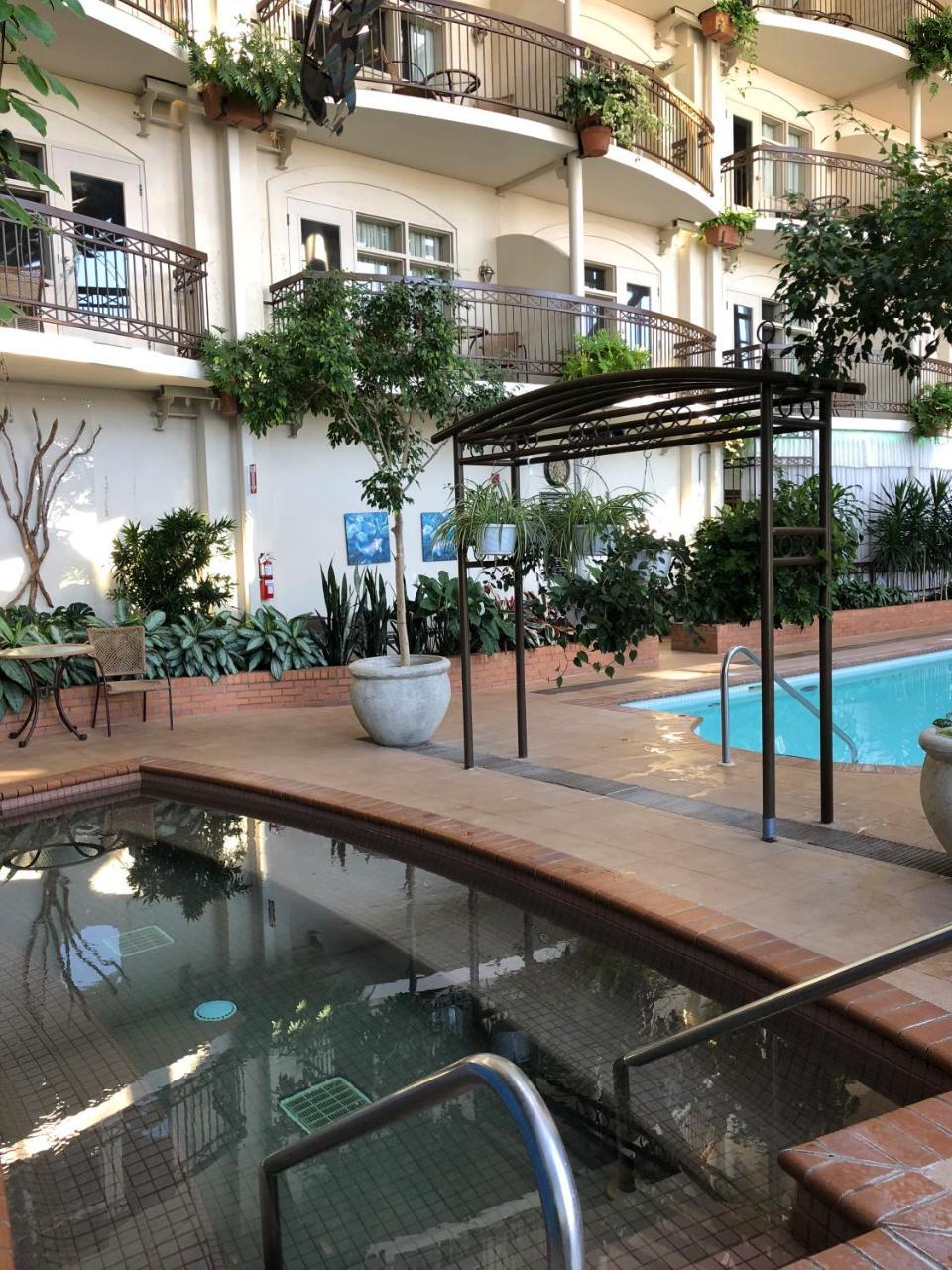 לוויס Hotel L'Oie Des Neiges מראה חיצוני תמונה